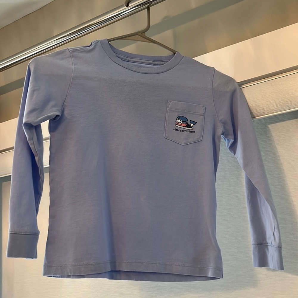 Boys size 6 vineyard vines, long sleeve cotton T-shirt winter whale
